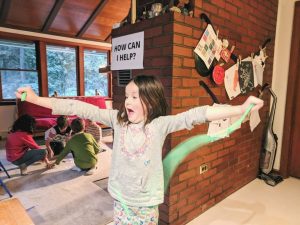 how to make fluffy slime 4 - girl celebrating making long fluffy slime